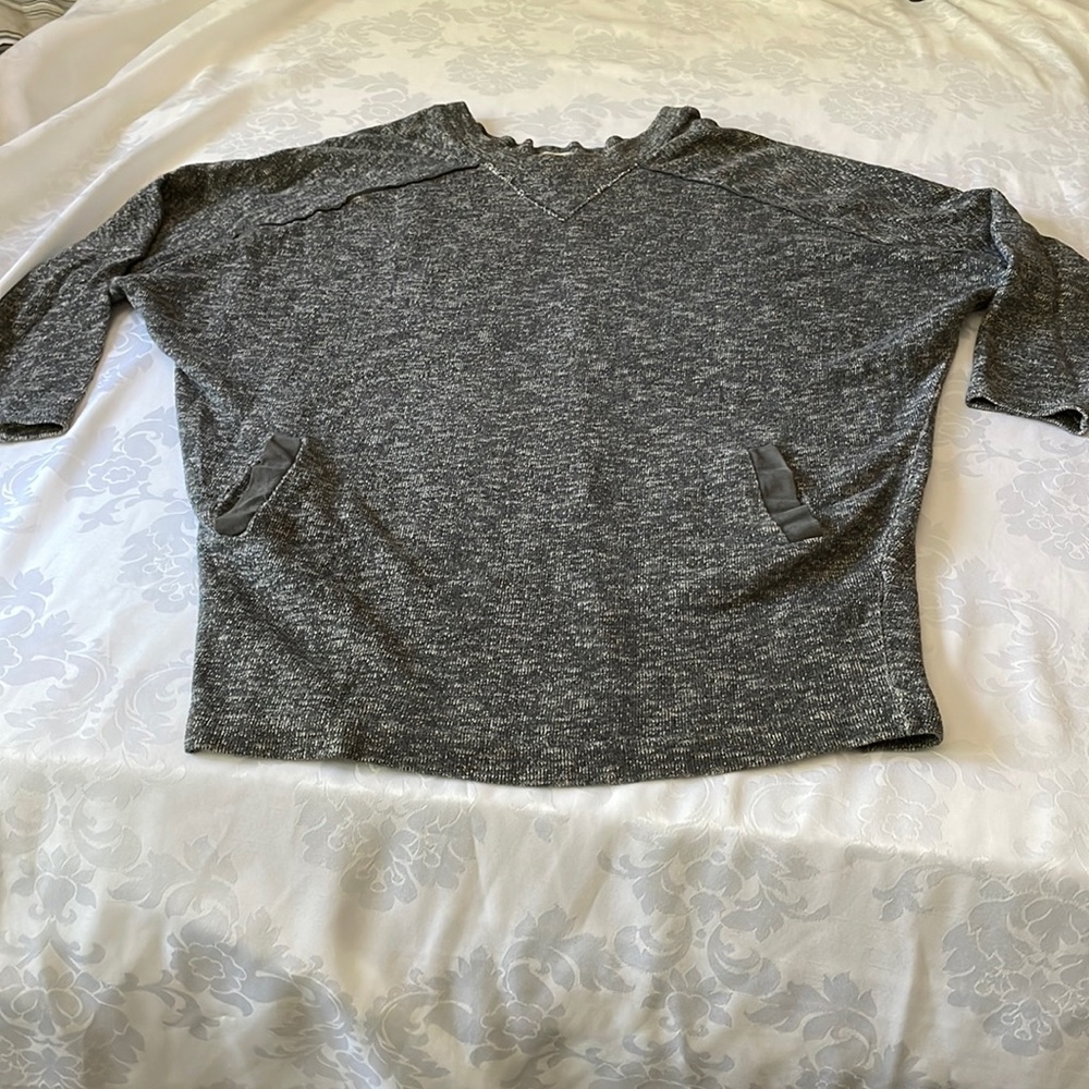 Zara top 3/4 dolman sleeve 2 front pockets piping along front of sleeves Sz S